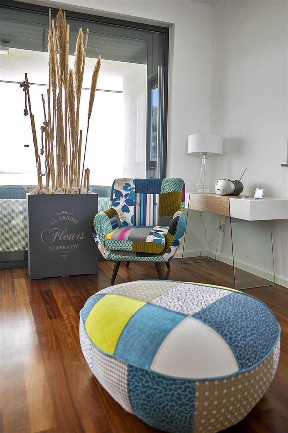 CROWONDER Beachfront Aqua Apartment with Panoramic Seaview