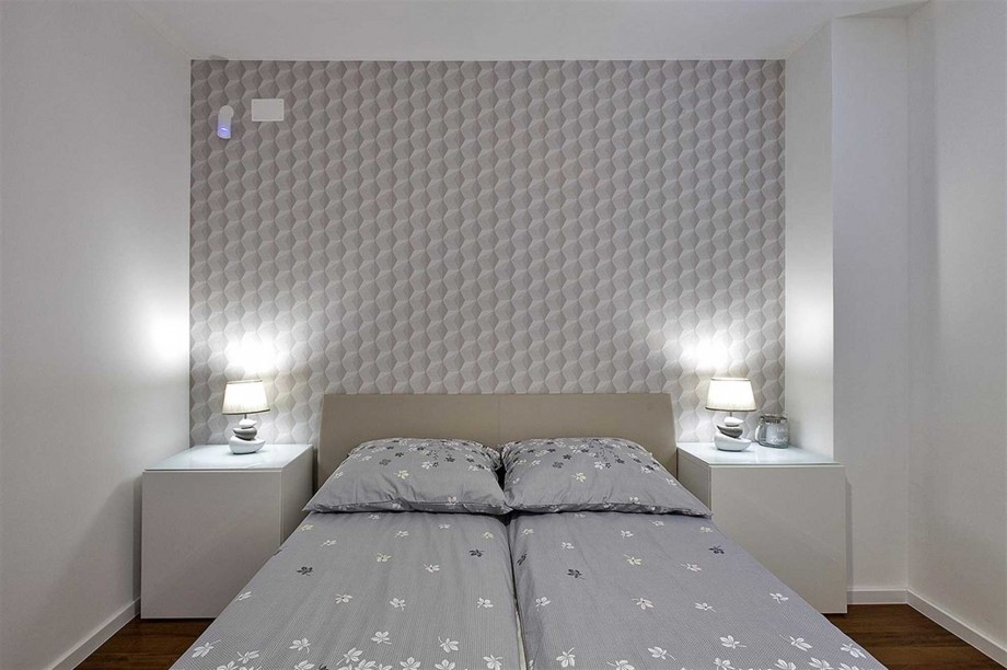 CROWONDER Beachfront Aqua Apartment with Panoramic Seaview