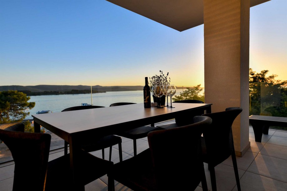 CROWONDER  Superior Apartments and Rooms Oaza with Heated Swimming Pool, Gym and Sauna- Apartment A203 (2+2) with Sea View