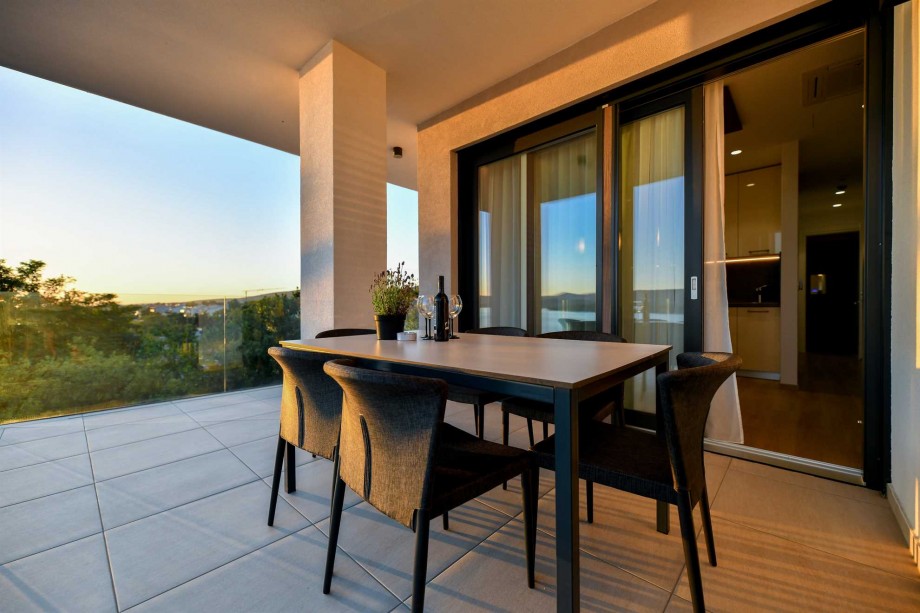 CROWONDER  Superior Apartments and Rooms Oaza with Heated Swimming Pool, Gym and Sauna- Apartment A203 (2+2) with Sea View