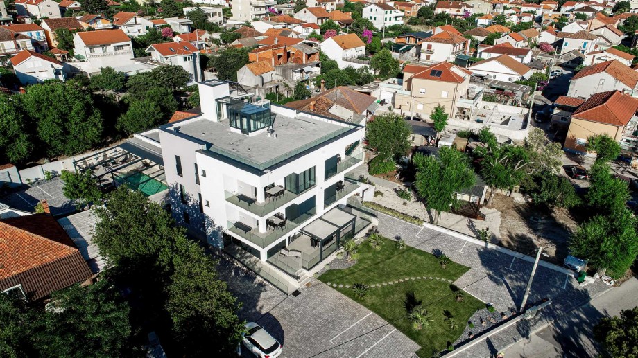 CROWONDER  Superior Apartments and Rooms Oaza with Heated Swimming Pool, Gym and Sauna- Apartment A203 (2+2) with Sea View