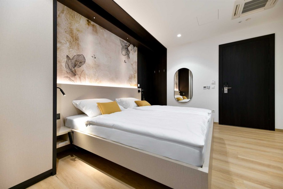 CROWONDER  Superior Apartments and Rooms Oaza with Heated Swimming Pool, Gym and Sauna- Room R102