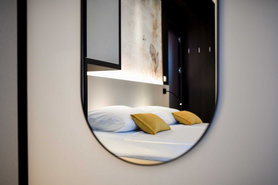 CROWONDER  Superior Apartments and Rooms Oaza Heated Swimming Pool, Gym and Sauna- Room R203 with Sea View