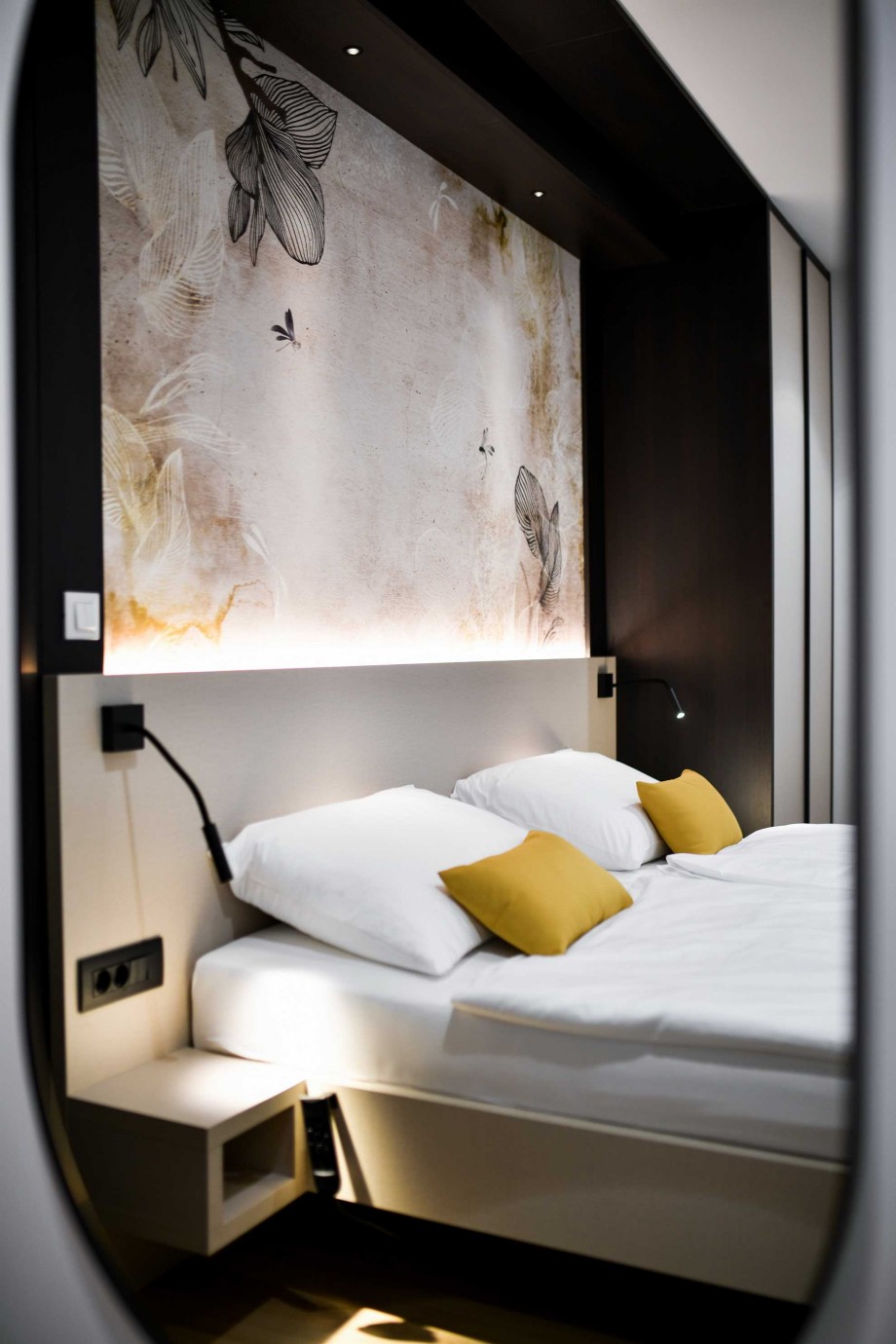 CROWONDER  Superior Apartments and Rooms Oaza with Heated Swimming Pool, Gym and Sauna- Room R204