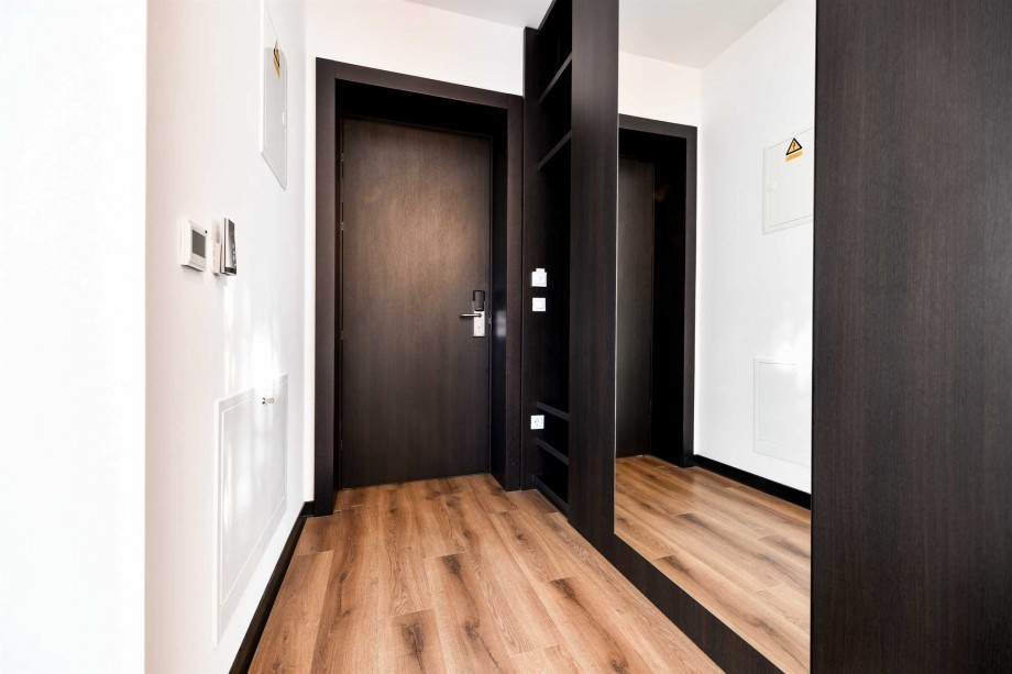 CROWONDER  Superior Apartments and Rooms Oaza with Heated Swimming Pool, Gym and Sauna - Studio S001