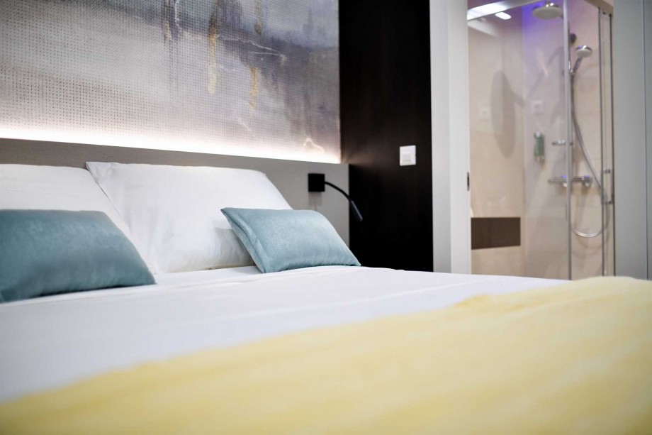 CROWONDER  Superior Apartments and Rooms Oaza with Heated Swimming Pool, Gym and Sauna - Studio S001