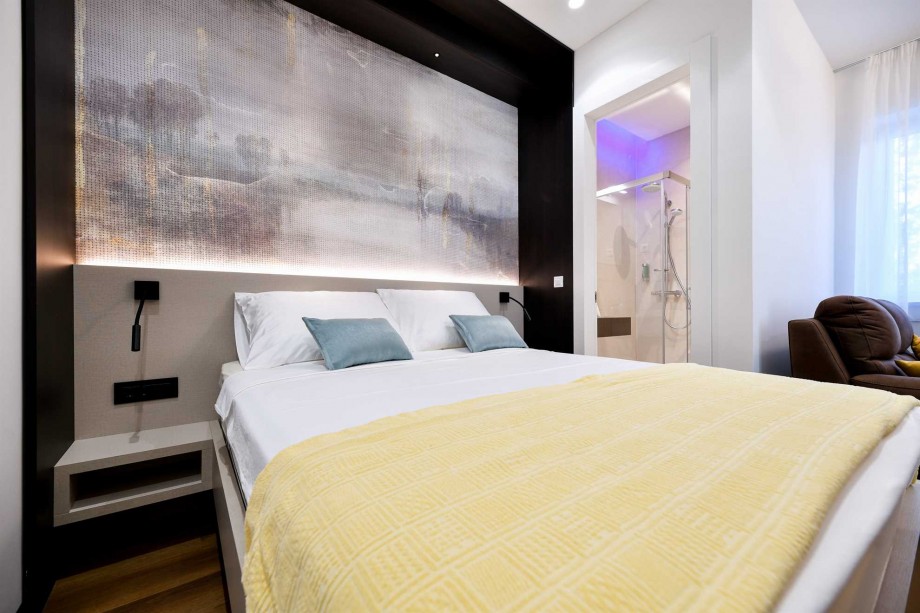 CROWONDER  Superior Apartments and Rooms Oaza with Heated Swimming Pool, Gym and Sauna - Studio S001