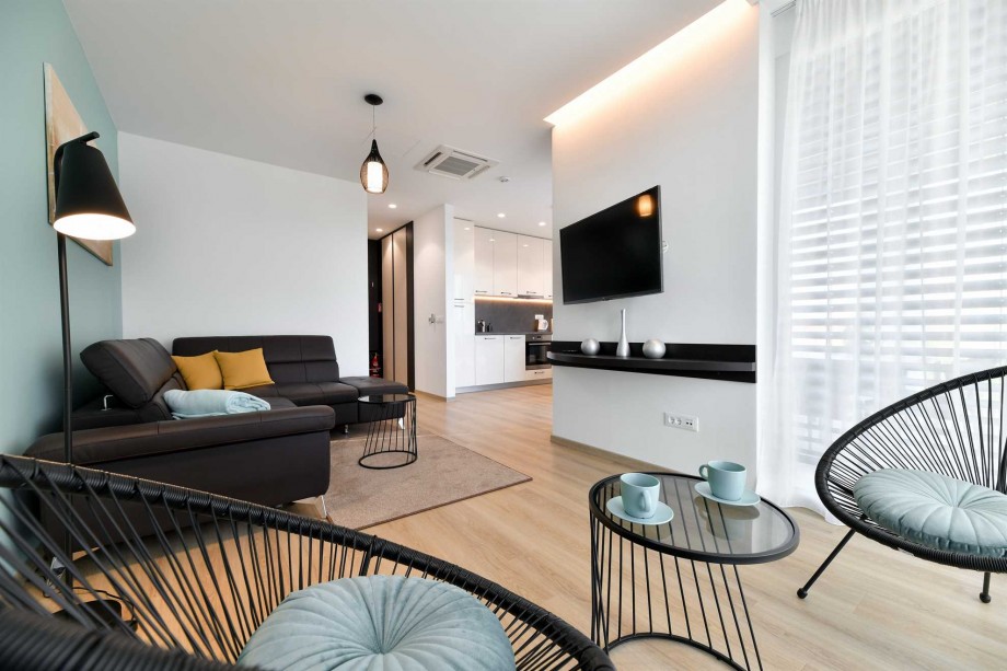 CROWONDER Superior Apartments and Rooms Oaza with Heated Swimming Pool, Gym and Sauna- Apartment A102 Family (4+2) with Sea View