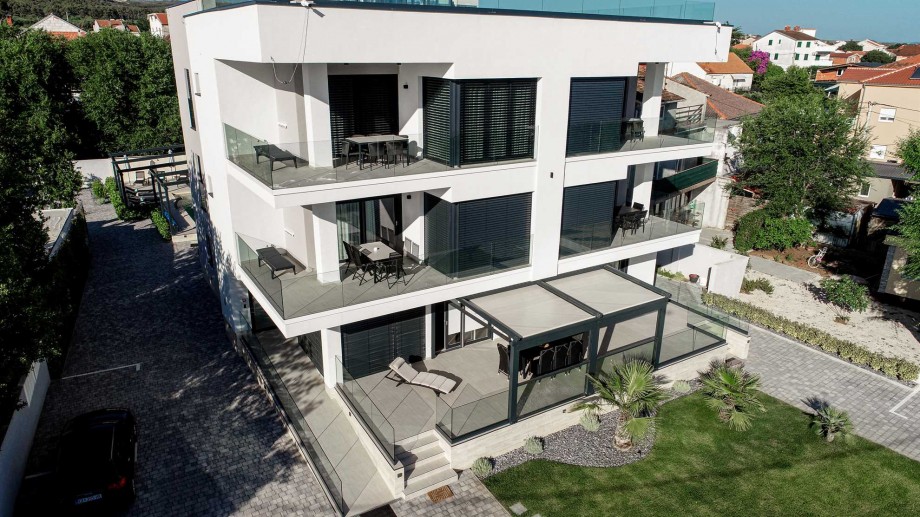 CROWONDER Superior Apartments and Rooms Oaza with Heated Swimming Pool, Gym and Sauna- Apartment A102 Family (4+2) with Sea View