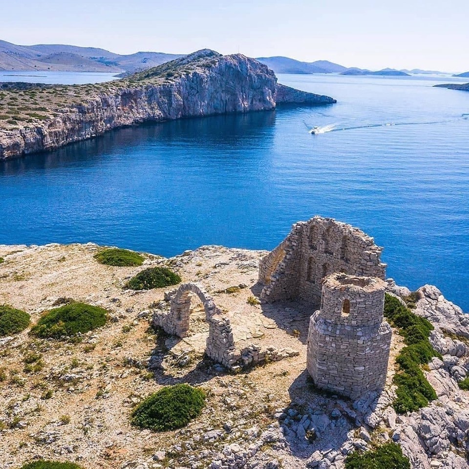 One day private boat tour to the National Park Kornati (7 people) / AVAILABLE from spring 2024 /