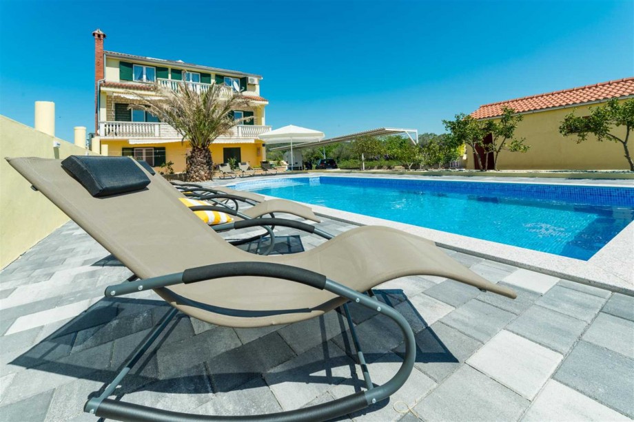 CROWONDER Sun & Fun Apartaments with Swimming Pool - Apartment Green Olives for 10 people