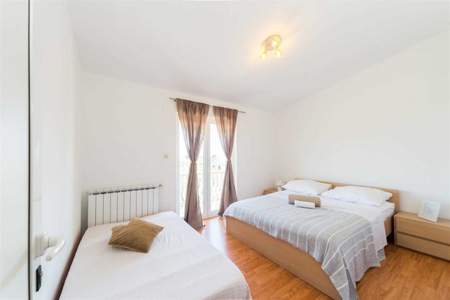 CROWONDER Sun & Fun Apartaments with Swimming Pool - Apartment Green Olives for 10 people