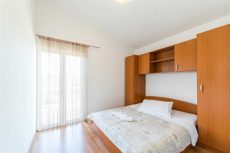 CROWONDER Sun & Fun Apartments with Swimming Pool- Apartment Blue Sky for 4 people