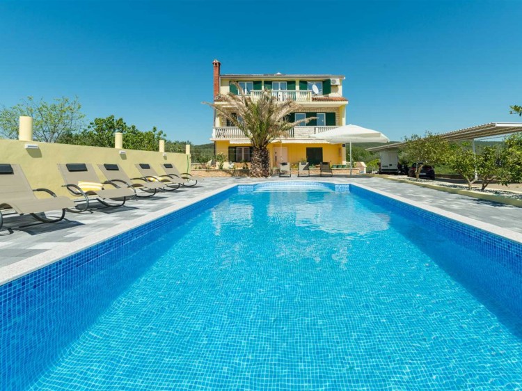 Apartmány CROWONDER Sun & Fun s bazénem - Apartmán Slunečné ráno pro 10 osob