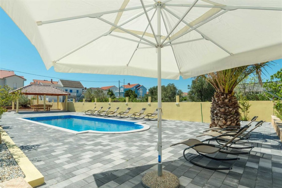 CROWONDER Sun&Fun Apartaments with Swimming Pool- Apartment Sunny Morning for 10 people