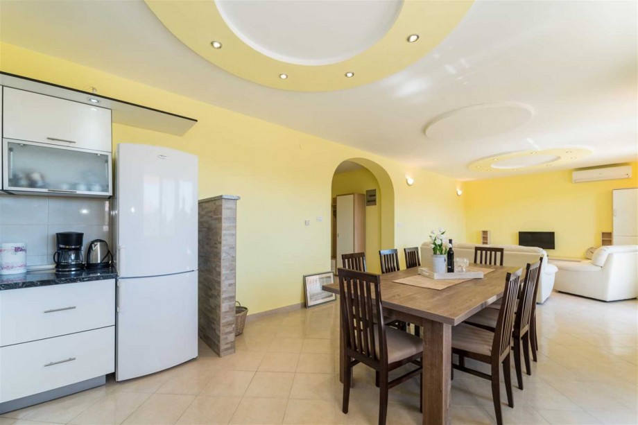 CROWONDER Sun&Fun Apartaments with Swimming Pool- Apartment Sunny Morning for 10 people