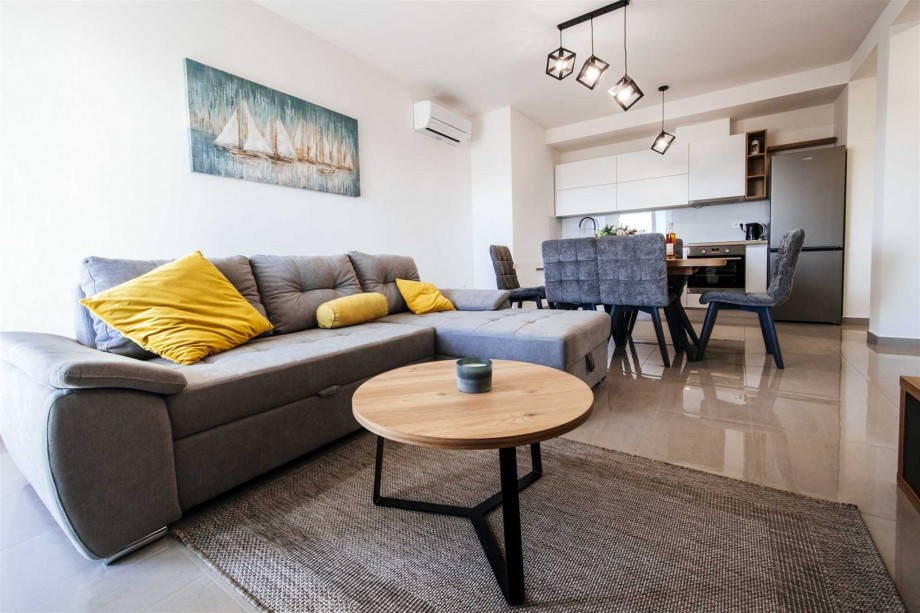 Crowonder Sun Dance Apartments- Apartment A2 with Heated Swimming Pool, Seaview and Green Garden