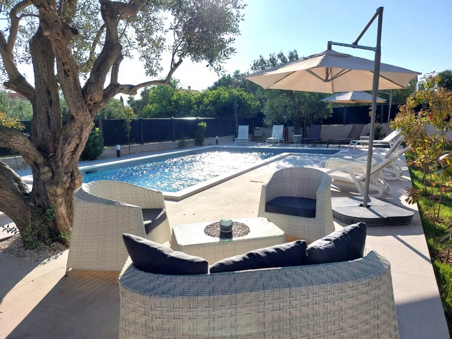 Crowonder Sun Dance Apartments- Apartment A2 with Heated Swimming Pool, Seaview and Green Garden