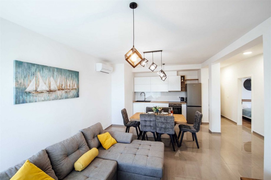Crowonder Sun Dance Apartments- Apartment A2 with Heated Swimming Pool, Seaview and Green Garden