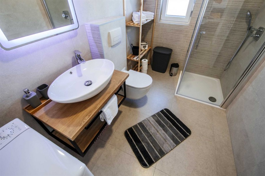 Crowonder Sun Dance Apartments- Apartment A2 with Heated Swimming Pool, Seaview and Green Garden