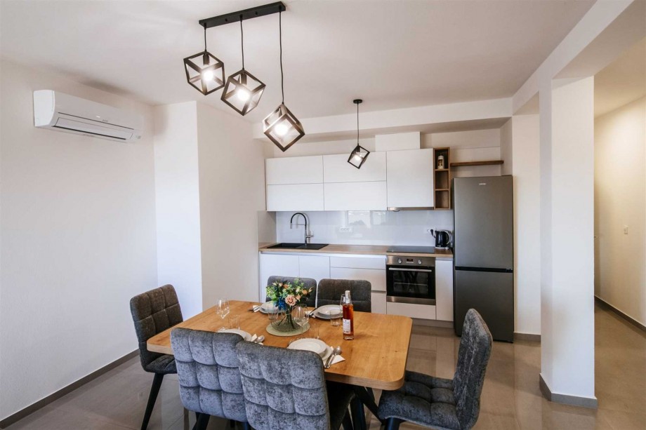 Crowonder Sun Dance Apartments- Apartment A2 with Heated Swimming Pool, Seaview and Green Garden