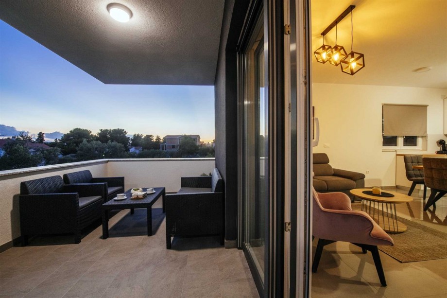 Crowonder Sun Dance Apartments-  Apartment A1 with Heated Swimming Pool, Seaview and Green Garden