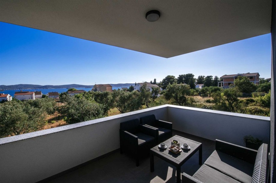 Crowonder Sun Dance Apartments-  Apartment A1 with Heated Swimming Pool, Seaview and Green Garden