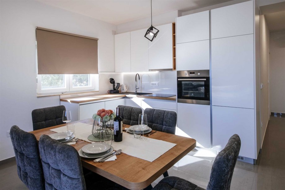 Crowonder Sun Dance Apartments-  Apartment A1 with Heated Swimming Pool, Seaview and Green Garden