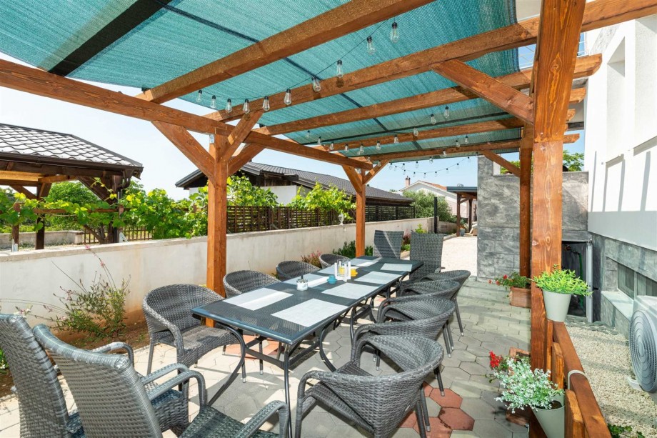 CROWONDER Luxury Vir Apartments- Apartment A3 with Sea View