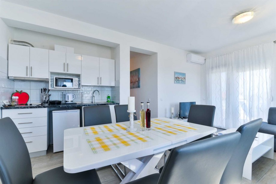 CROWONDER Luxury Vir Apartments- Apartment A5 with Sea View