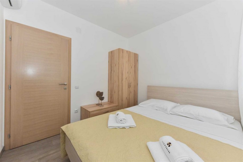 CROWONDER Luxury Vir Apartments- Apartment A4 with Sea View