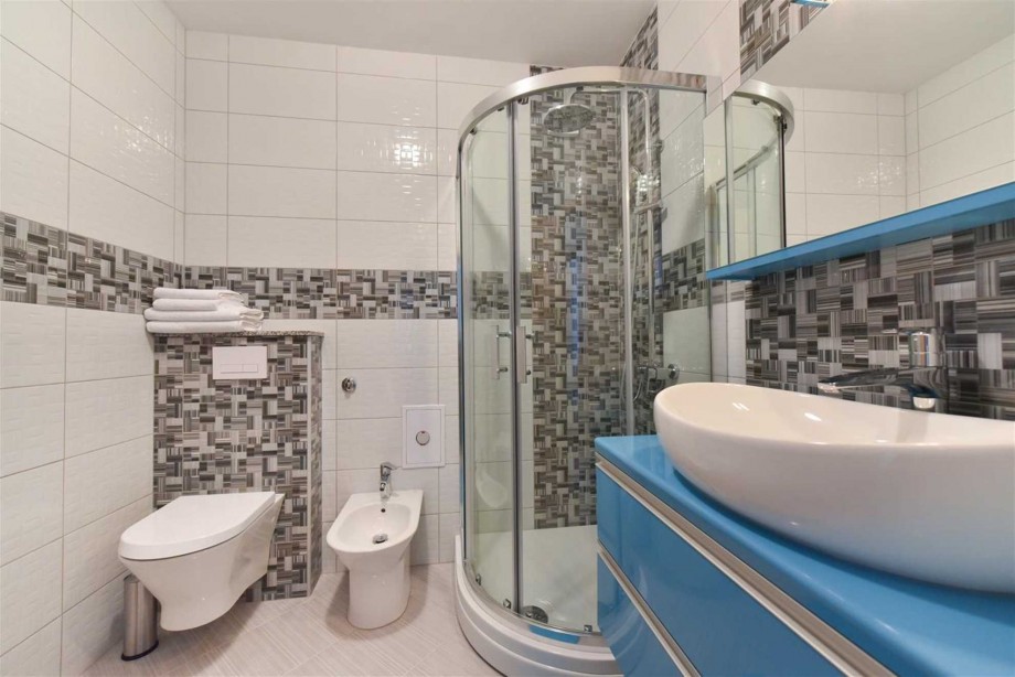 CROWONDER Luxury Vir Apartments- Apartment A4 with Sea View