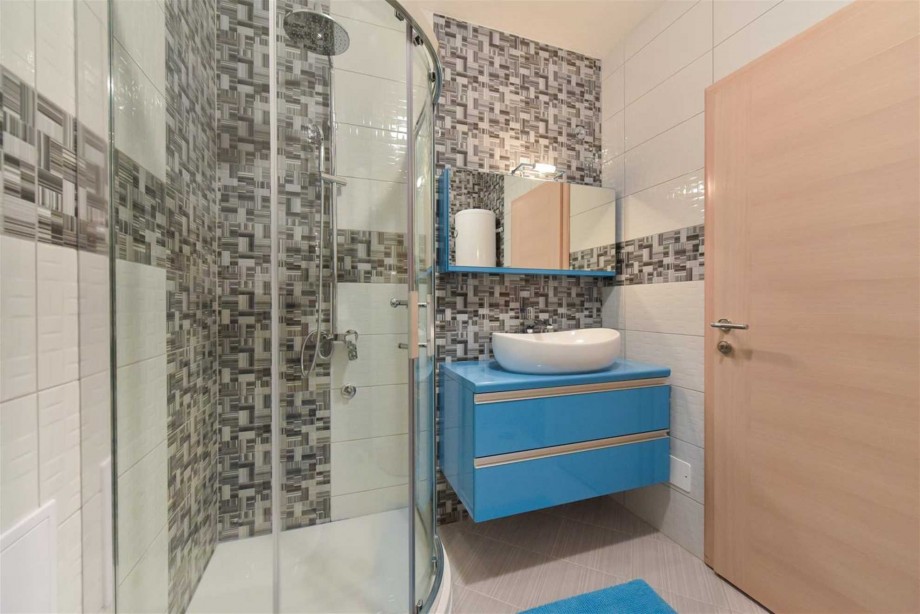 CROWONDER Luxury Vir Apartments- Apartment A4 with Sea View