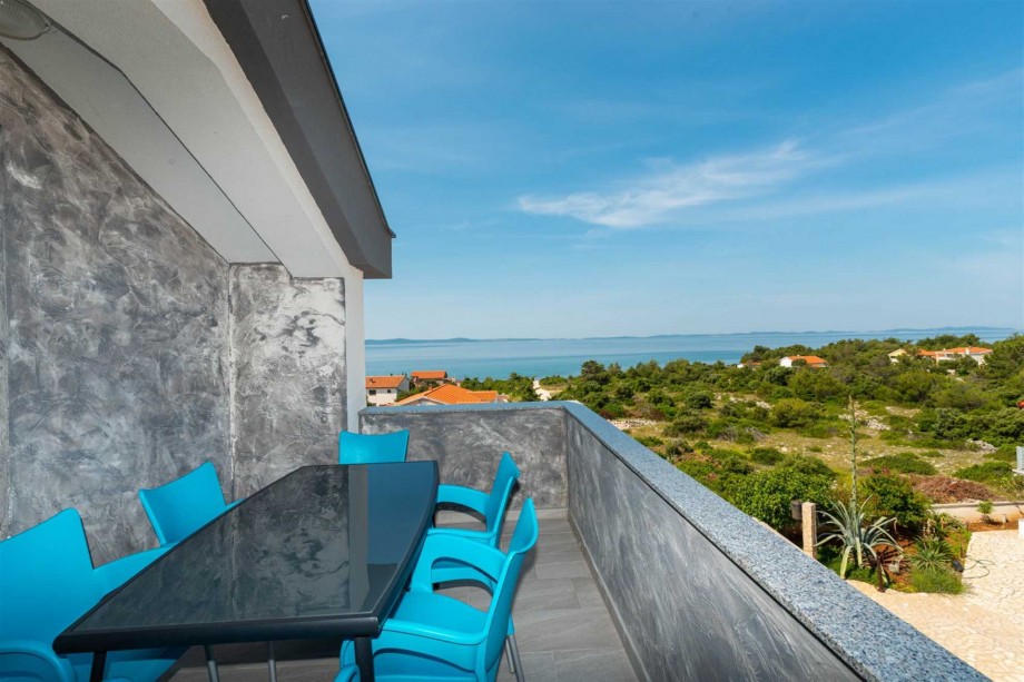 CROWONDER Luxury Vir Apartments- Apartment A6 with Sea View