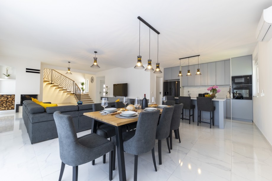 Crowonder Mila Prestige Villa with a Heated Swimming Pool, Sauna and Jacuzzi on the Rooftop