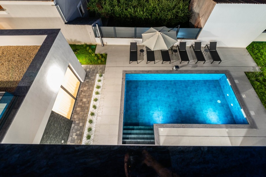 Crowonder Mila Prestige Villa with a Heated Swimming Pool, Sauna and Jacuzzi on the Rooftop