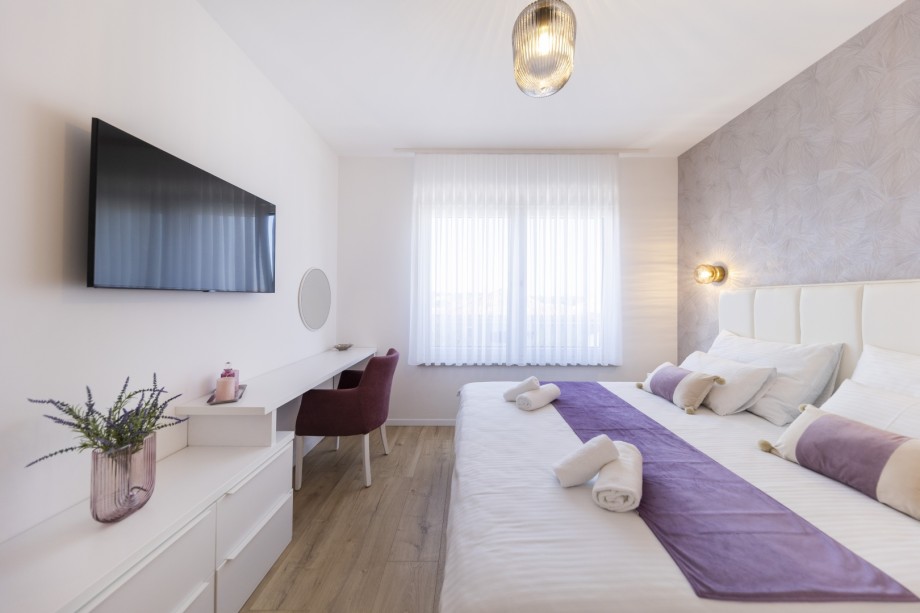 Crowonder Mila Prestige Villa with a Heated Swimming Pool, Sauna and Jacuzzi on the Rooftop