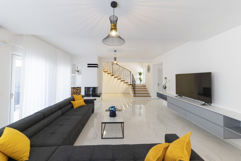 Crowonder Mila Prestige Villa with a Heated Swimming Pool, Sauna and Jacuzzi on the Rooftop