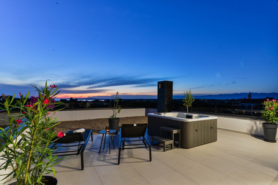 Crowonder Mila Prestige Villa with a Heated Swimming Pool, Sauna and Jacuzzi on the Rooftop