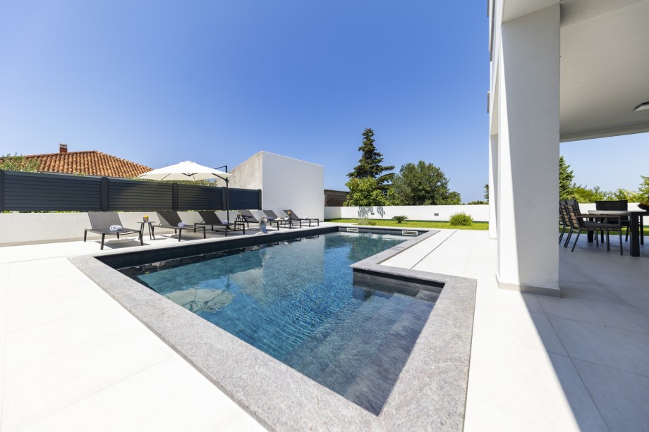 Crowonder Mila Prestige Villa with a Heated Swimming Pool, Sauna and Jacuzzi on the Rooftop