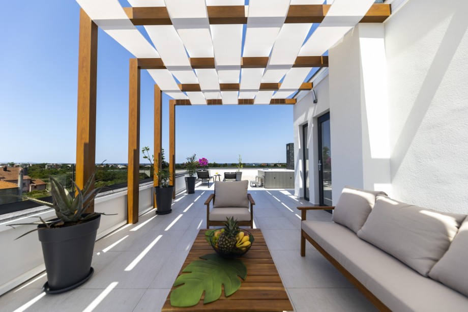 Crowonder Mila Prestige Villa with a Heated Swimming Pool, Sauna and Jacuzzi on the Rooftop