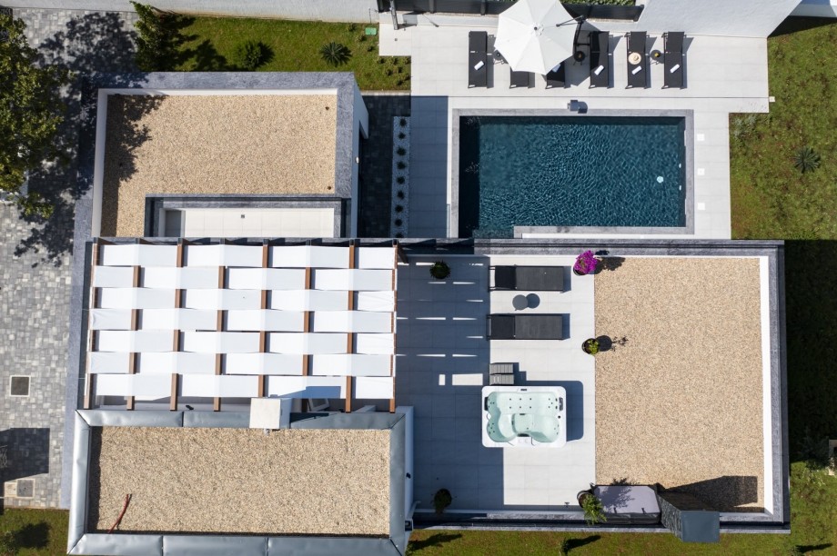 Crowonder Mila Prestige Villa with a Heated Swimming Pool, Sauna and Jacuzzi on the Rooftop