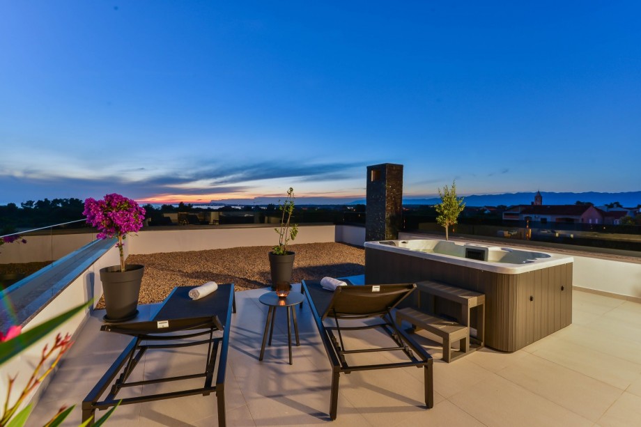 Crowonder Mila Prestige Villa with a Heated Swimming Pool, Sauna and Jacuzzi on the Rooftop