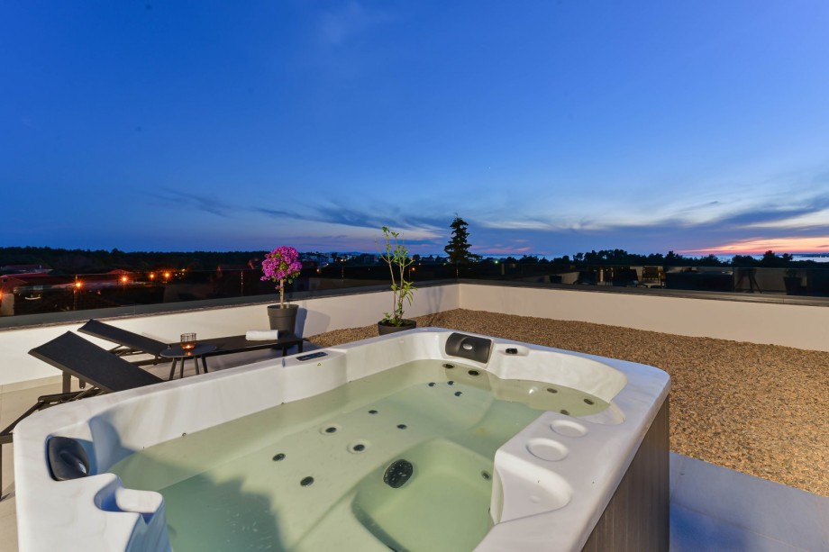 Crowonder Mila Prestige Villa with a Heated Swimming Pool, Sauna and Jacuzzi on the Rooftop