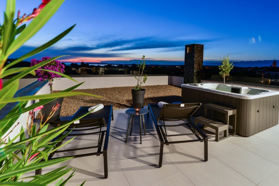 Crowonder Mila Prestige Villa with a Heated Swimming Pool, Sauna and Jacuzzi on the Rooftop
