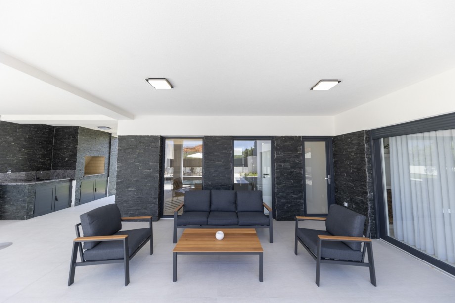 Crowonder Mila Prestige Villa with a Heated Swimming Pool, Sauna and Jacuzzi on the Rooftop