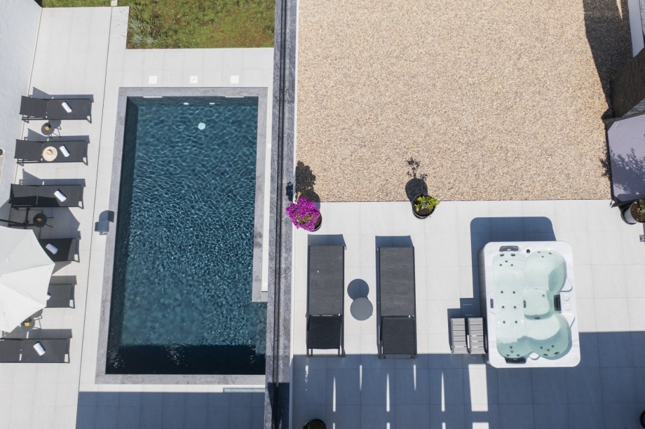 Crowonder Mila Prestige Villa with a Heated Swimming Pool, Sauna and Jacuzzi on the Rooftop