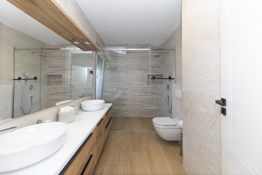 Crowonder Mila Prestige Villa with a Heated Swimming Pool, Sauna and Jacuzzi on the Rooftop
