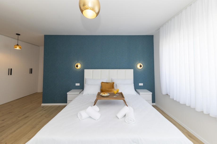 Crowonder Mila Prestige Villa with a Heated Swimming Pool, Sauna and Jacuzzi on the Rooftop
