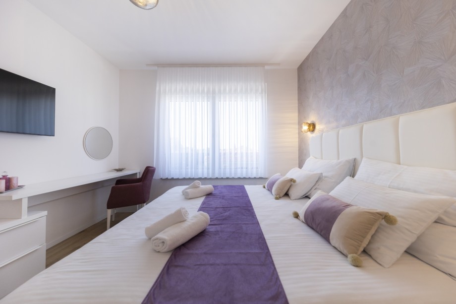 Crowonder Mila Prestige Villa with a Heated Swimming Pool, Sauna and Jacuzzi on the Rooftop